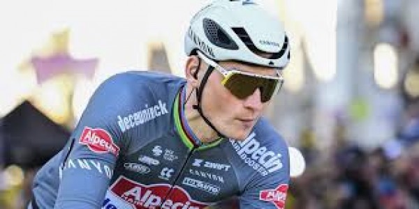 Égalant la légende, Van der Poel défend son titre pour la troisième fois consécutive